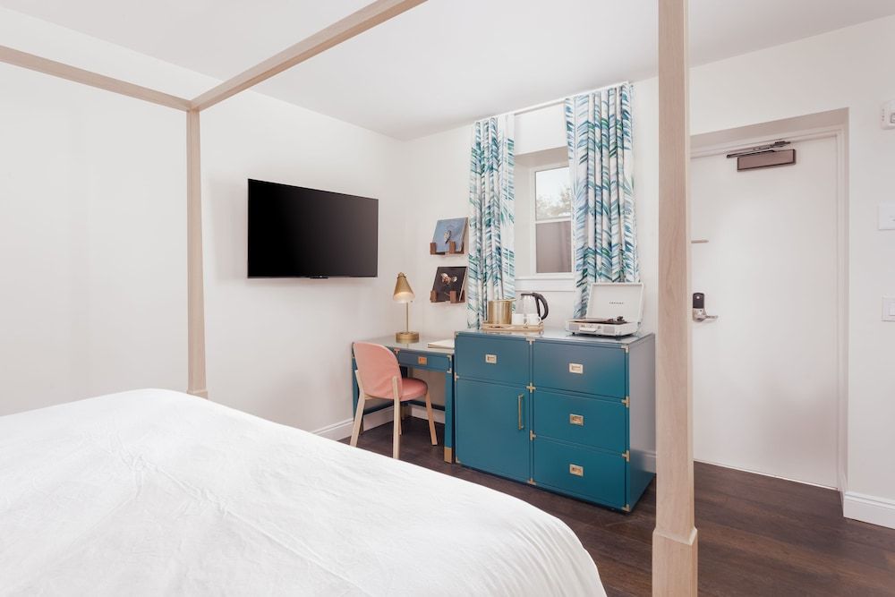 Lily Hall- A Boutique Hotel Pilar Room 3