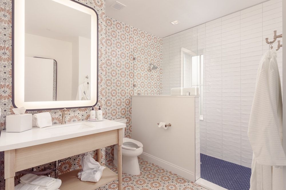 Lily Hall- A Boutique Hotel Mariana Room 5