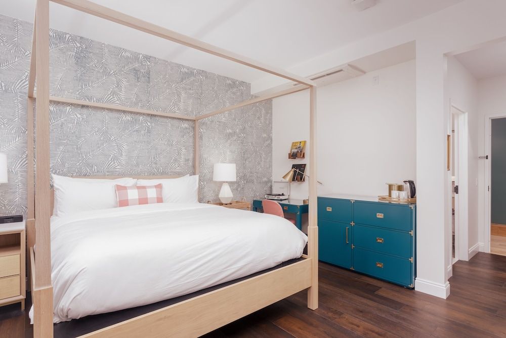 Lily Hall- A Boutique Hotel Mariana Room 4