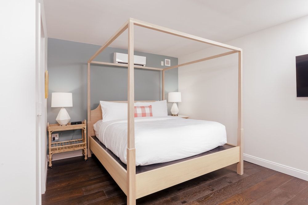 Lily Hall- A Boutique Hotel Pilar Room