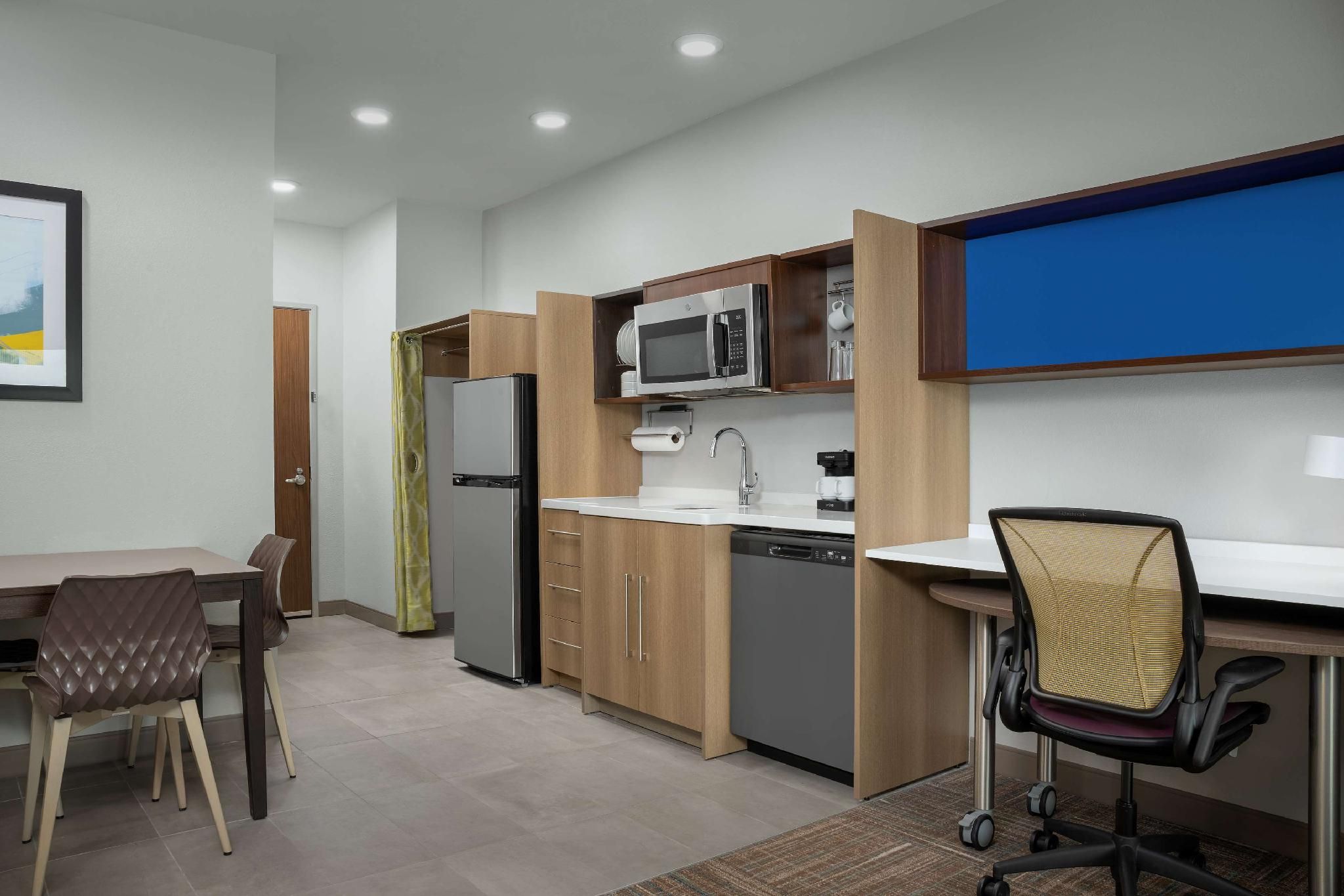 1 King Hearing Accessible Suite