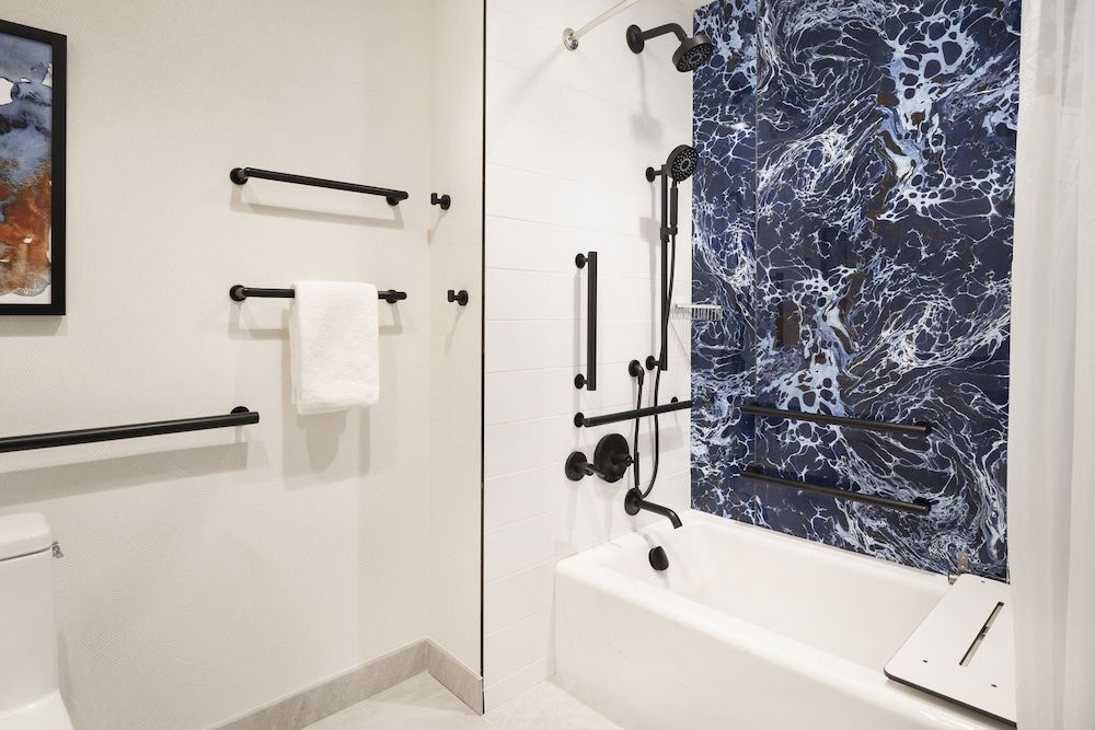 Cascade Hotel, Kansas City, a Tribute Portfolio Hotel Standard Room, 2 Queen Beds 3