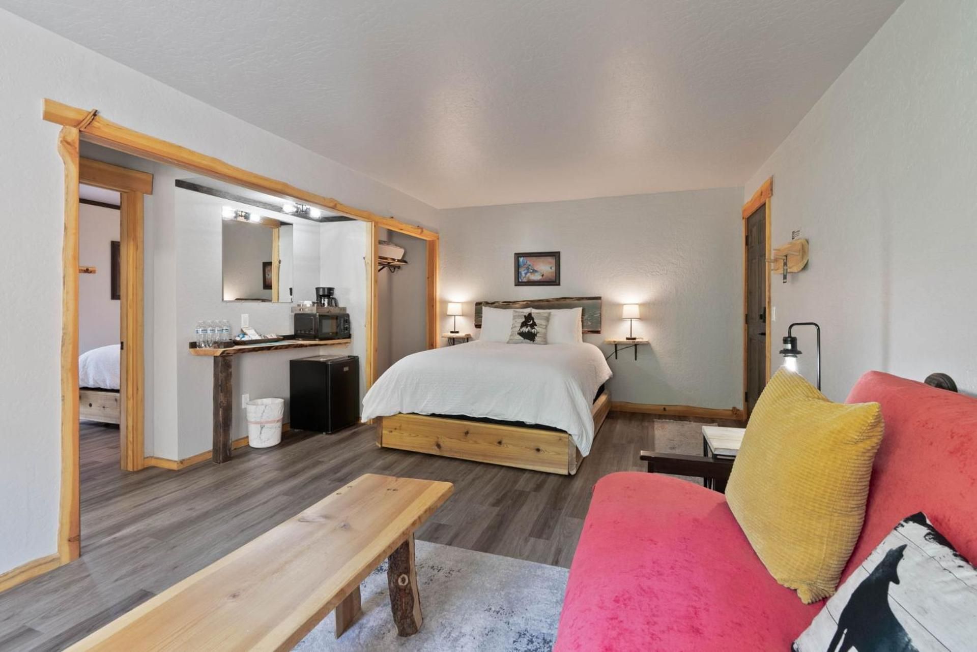 Wolf Suite 6