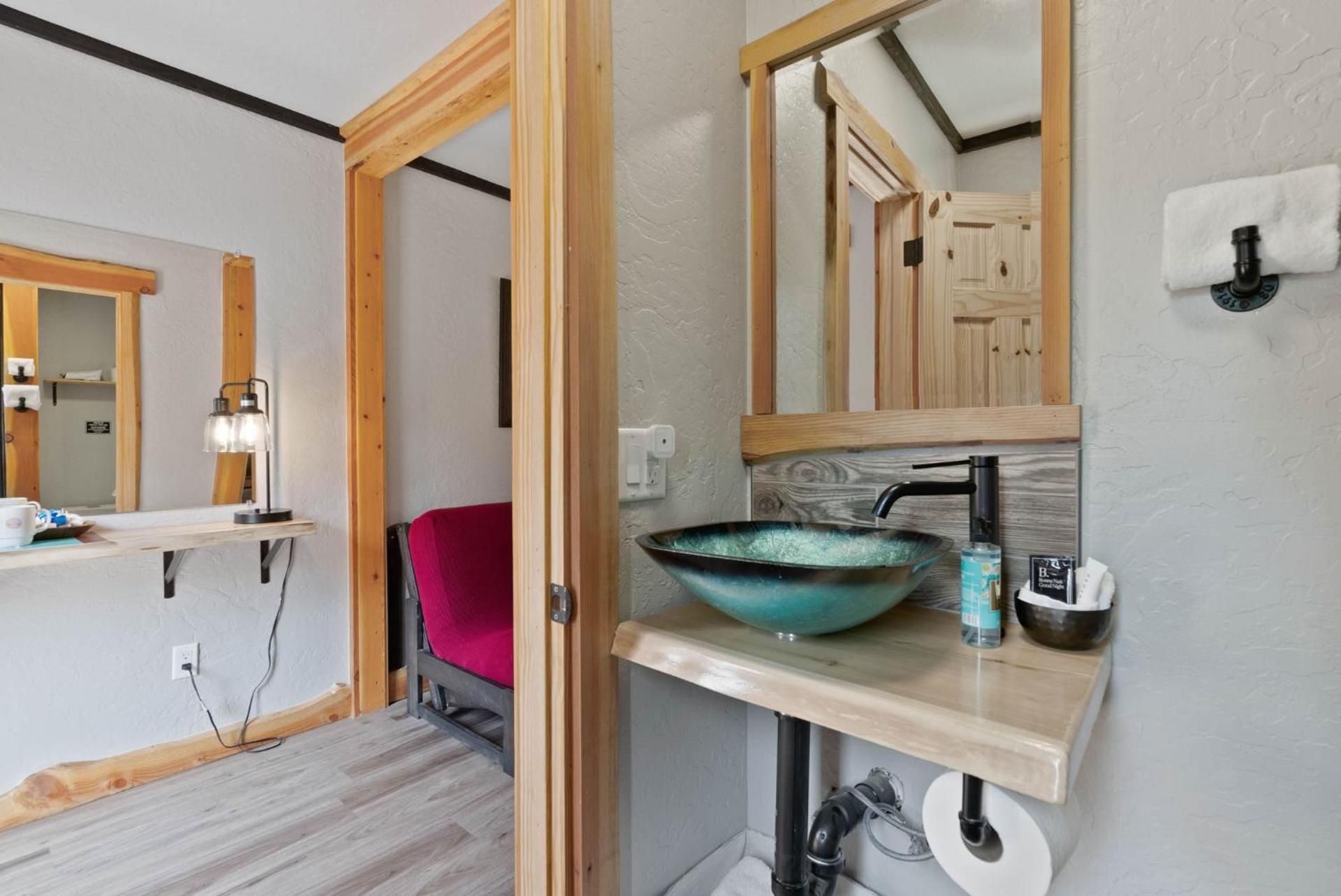 Mustang Suite 1