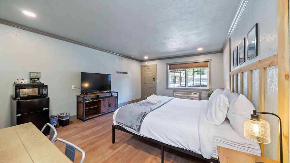 Blue Jay Lodge Standard Room 3