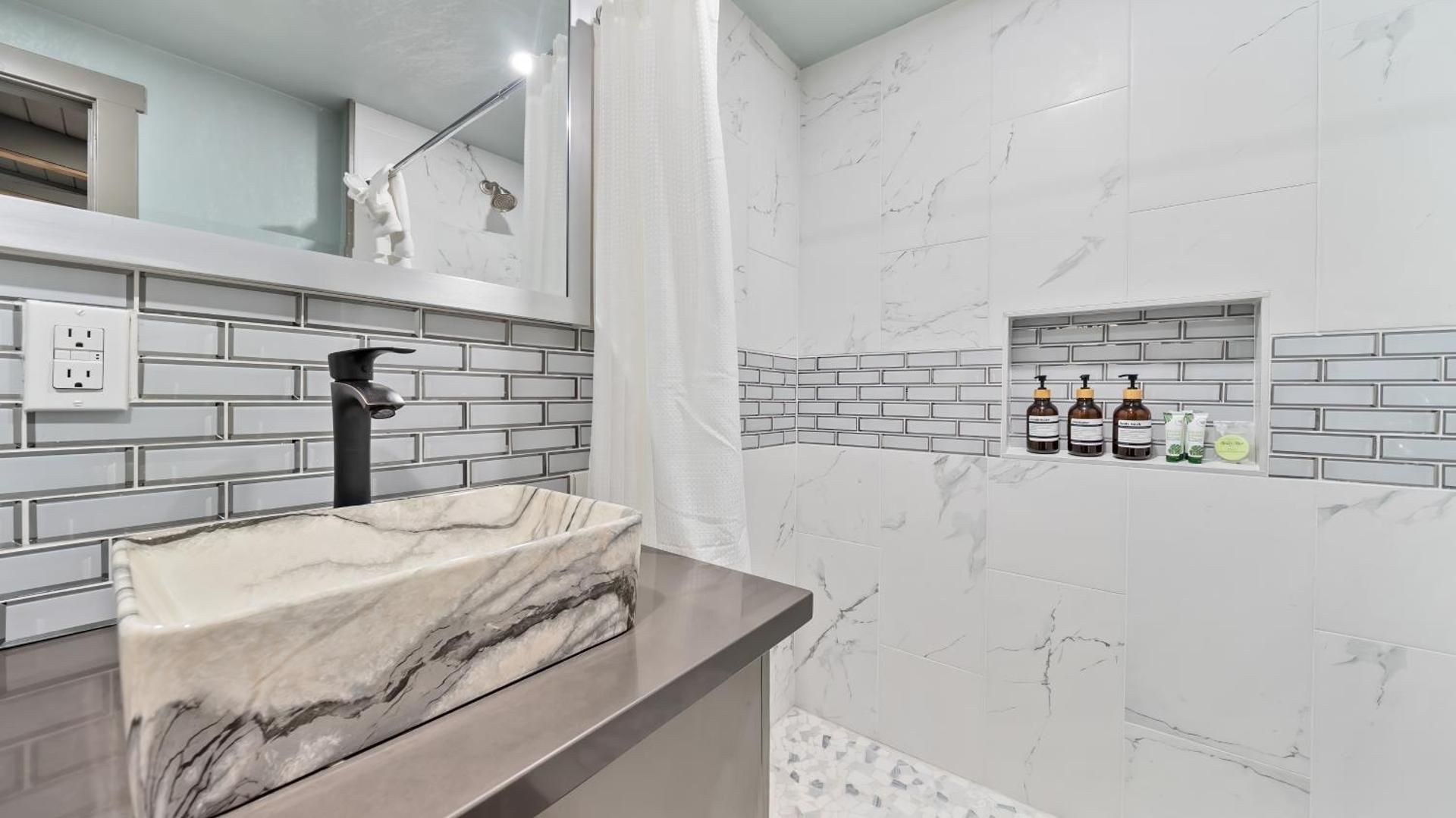 Standard 1 King Bed Non Smoking