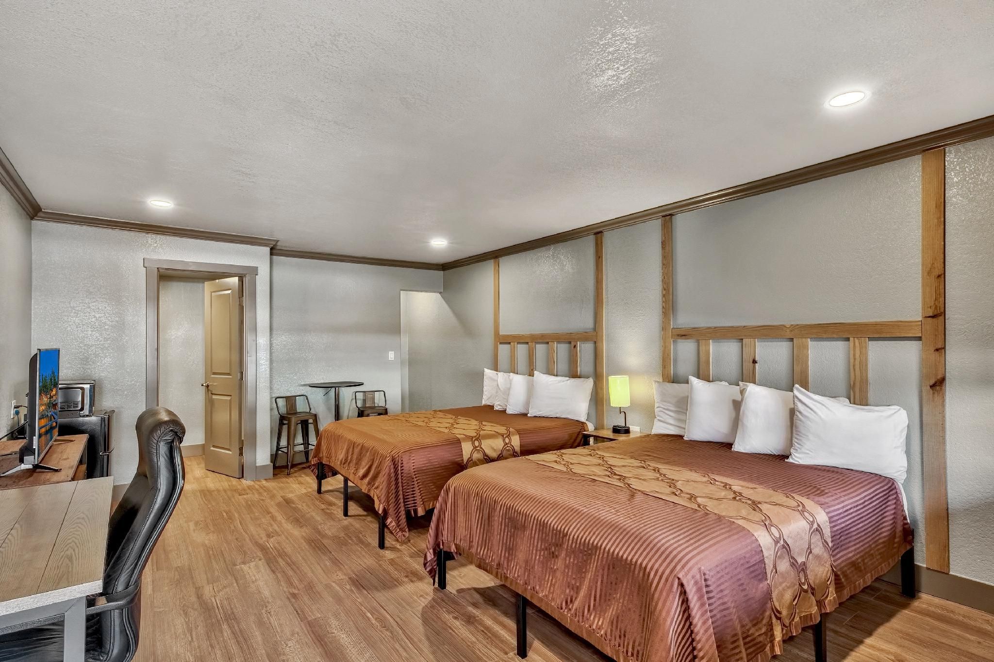 Standard 2 Queen Bed Non-Smoking