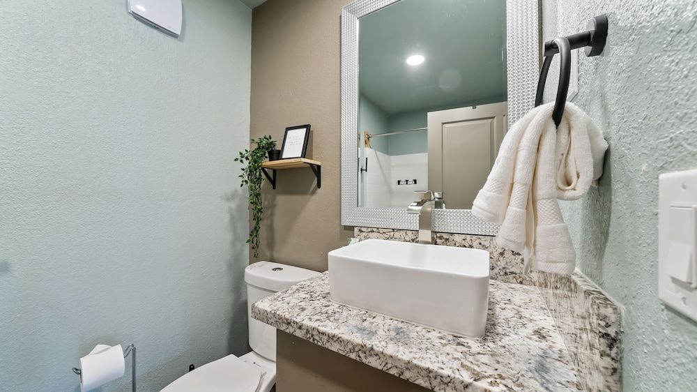 Blue Jay Lodge Standard Room 4