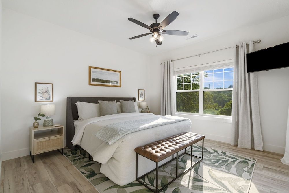 Condo, Multiple Beds, Balcony (Lakeview Penthouse)