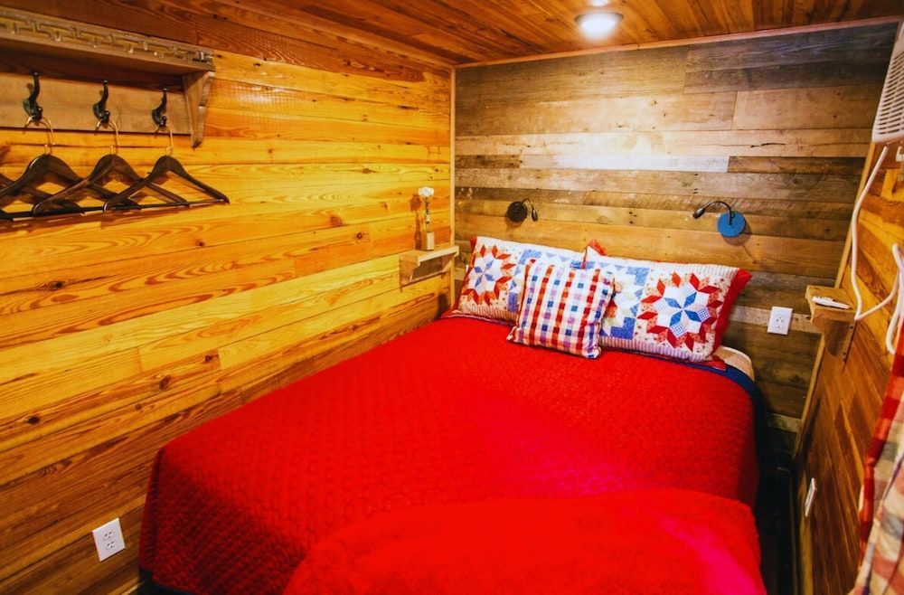 Classic Cabin, Multiple Beds, Lake View