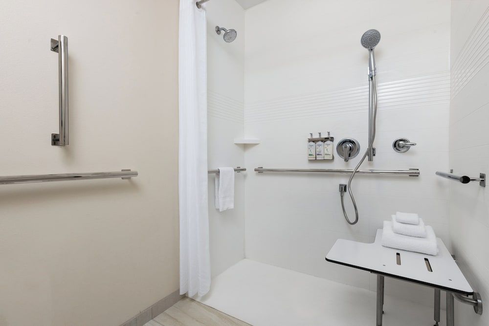 Candlewood Suites Mcpherson by IHG Studio, 1 King Bed, Accessible (Roll-In Shower) 6