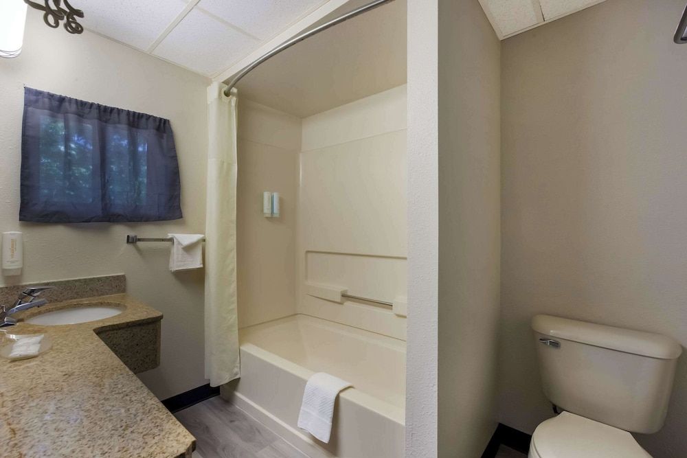 Suburban Studios Millville Standard Room, 2 Double Beds, Non Smoking 4