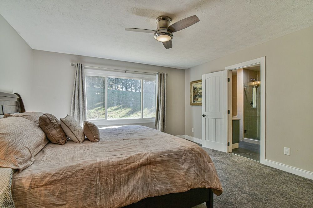 Kingdom on Knollwood Luxury House 2