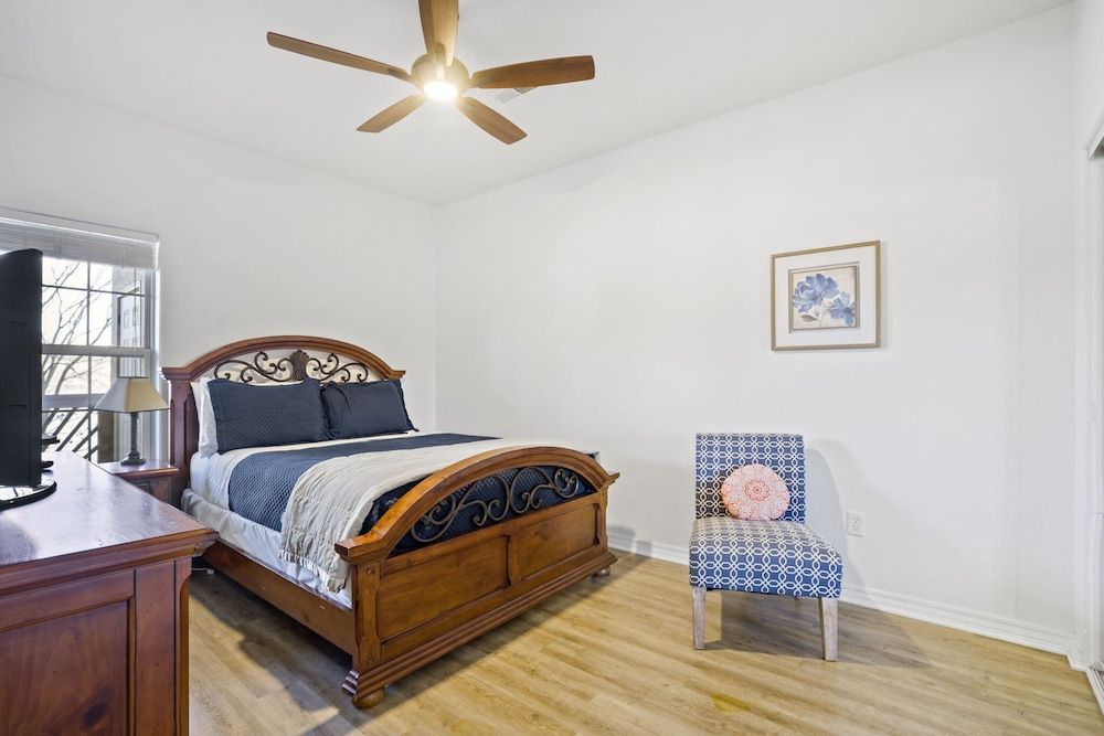 Condo, Multiple Beds, Balcony (Lakefront Sanctuary Duo)