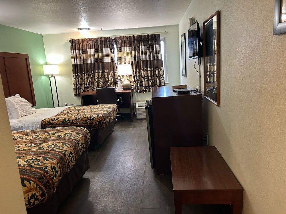 Room, 2 Queen Beds, Non Smoking