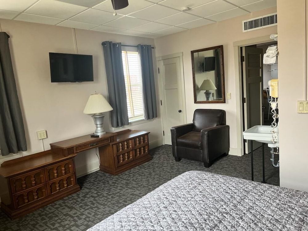 Canfield Hotel Standard Room, 1 Queen Bed, Non Smoking 2