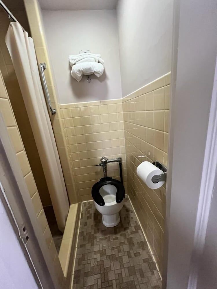 Canfield Hotel Standard Room, 1 Double Bed, Non Smoking, River View 3