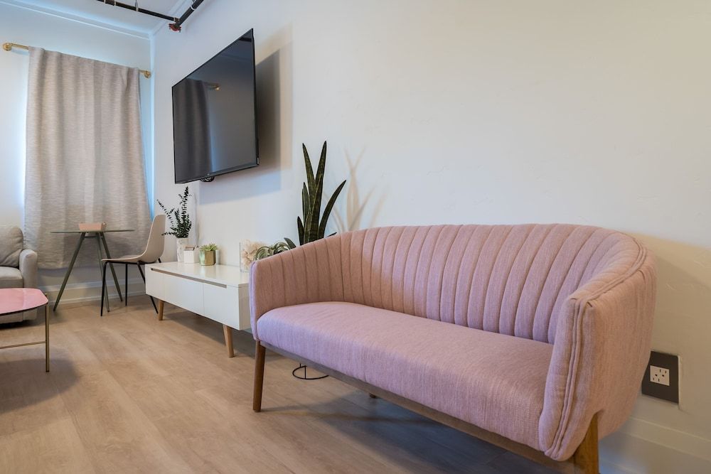 The 505 Eugene Luxury Apartment 5