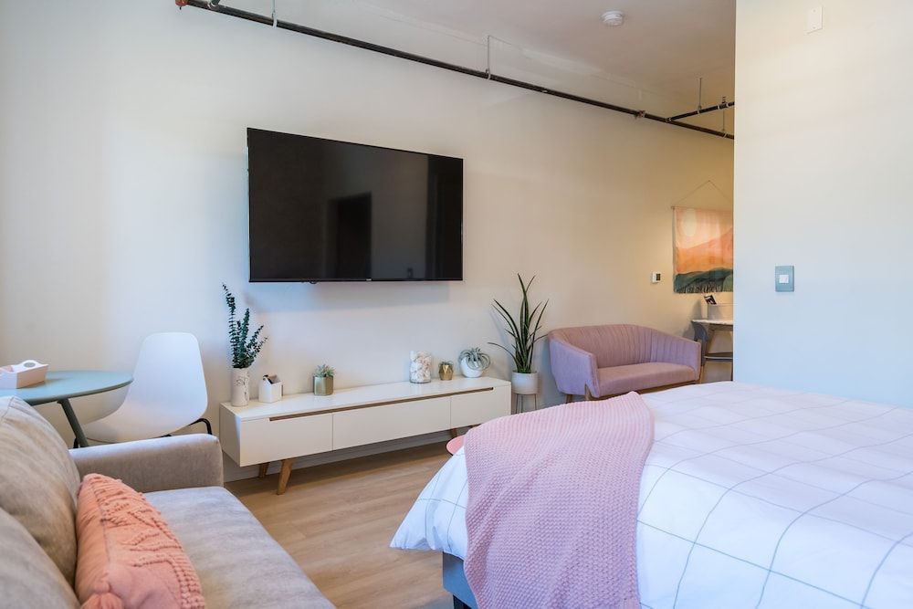 The 505 Eugene Luxury Apartment 6