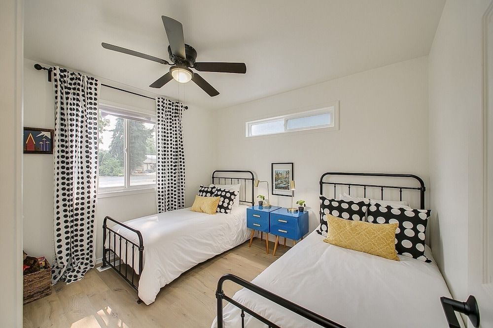 House, Multiple Beds, Patio, Garden View (31st - #2517)