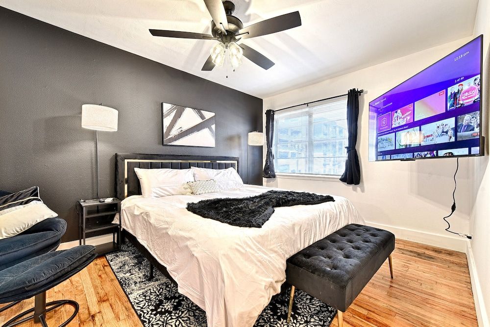 CityPlace bnb Signature Apartment, 1 King Bed, Kitchen
