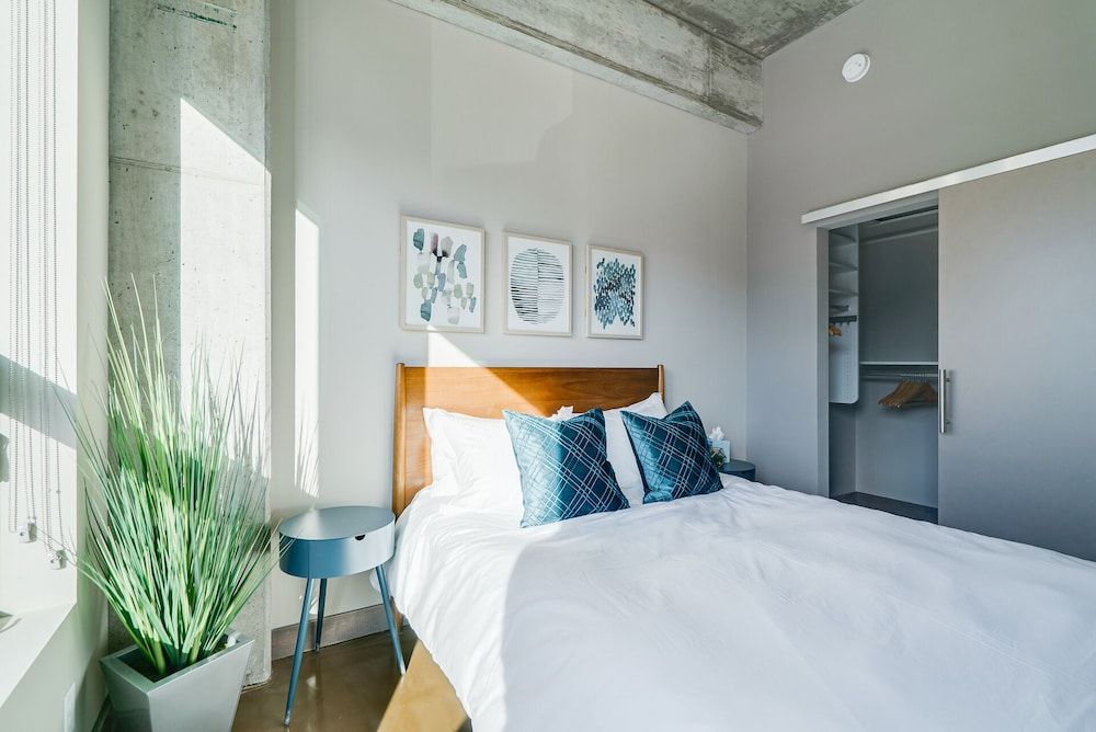 Condo, 1 Queen Bed, City View