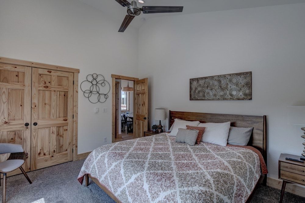 Luxury Chalet, 3 Bedrooms, Mountain View