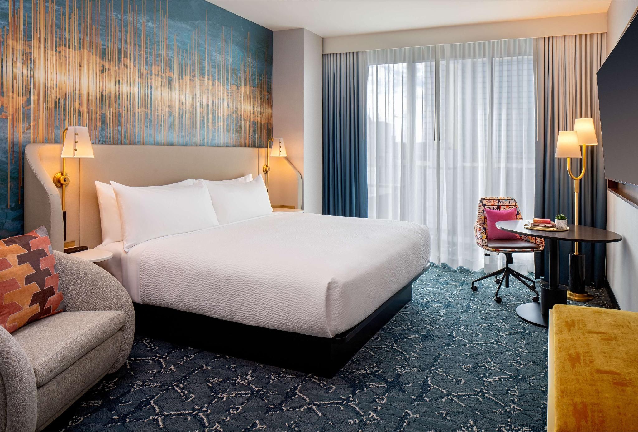 1 King Bed