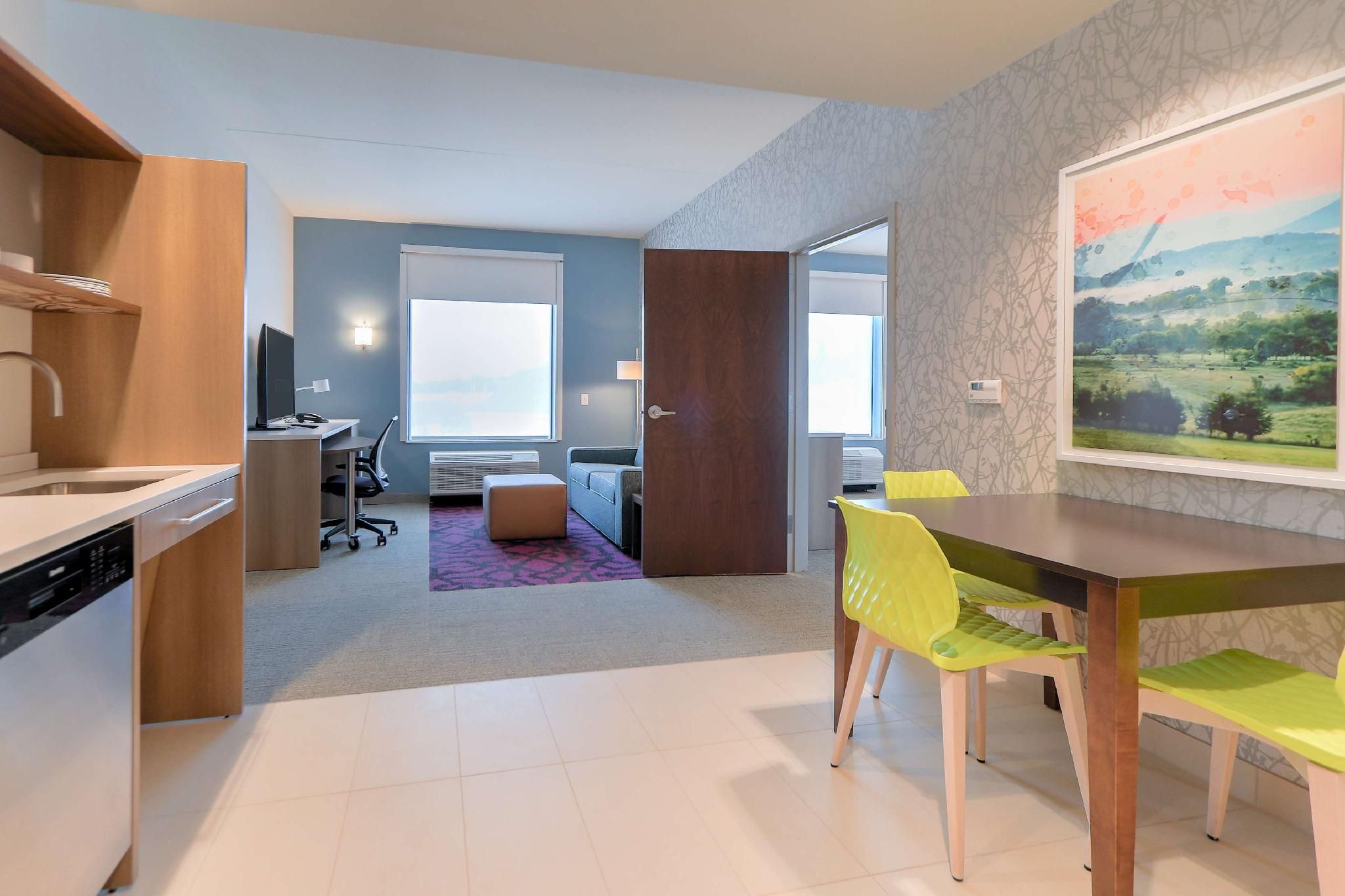 1 King Accessible Bathtub Suite