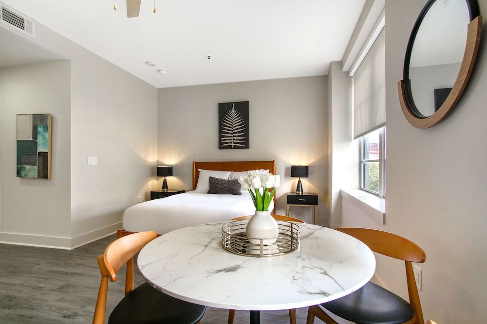 Luxury Studio, 1 Queen Bed with Sofa bed, Kitchen