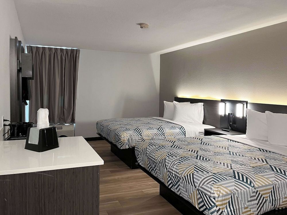 Studio 6 Nacogdoches, Tx – Sfa University Standard Room, 2 Queen Beds, Non Smoking, Kitchenette