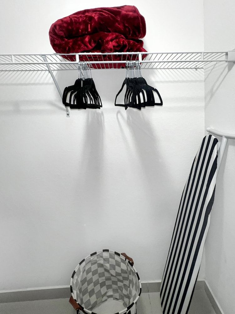 Experience Luna Sky! 65" TV Bar BBQ go FL Keys Comfort Townhome 6