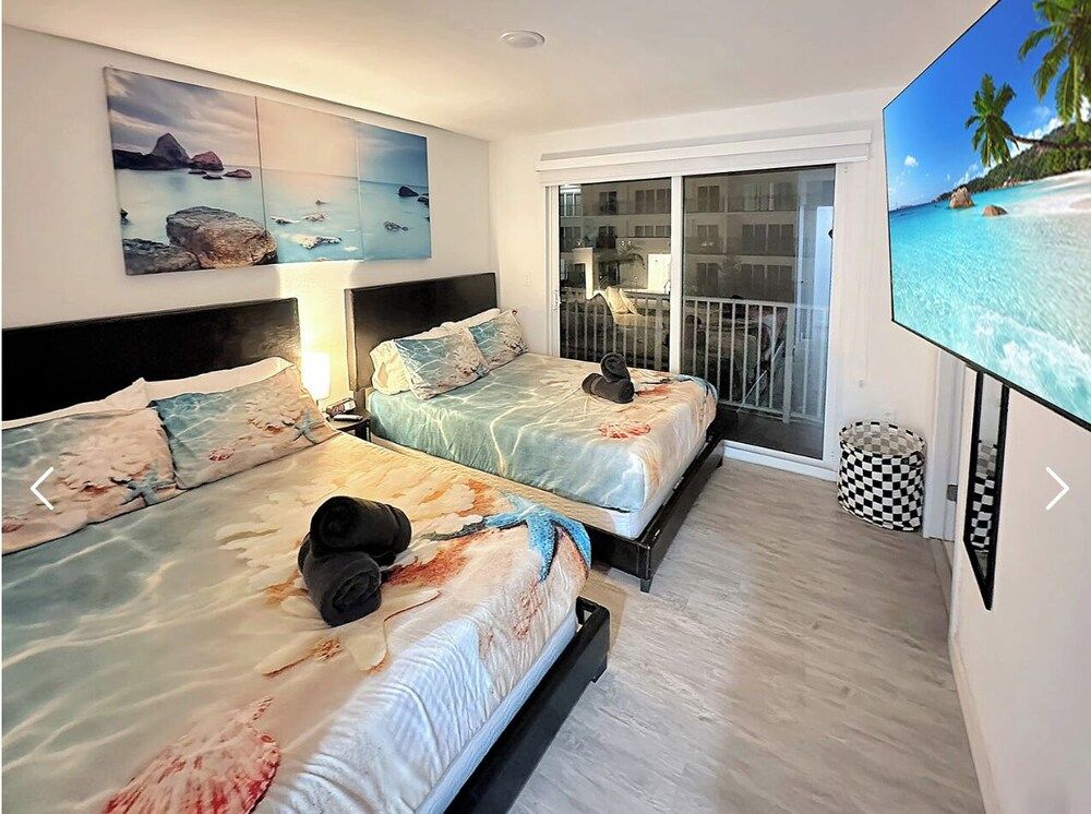 Experience Luna Sky! 65" TV Bar BBQ go FL Keys Comfort Townhome 4