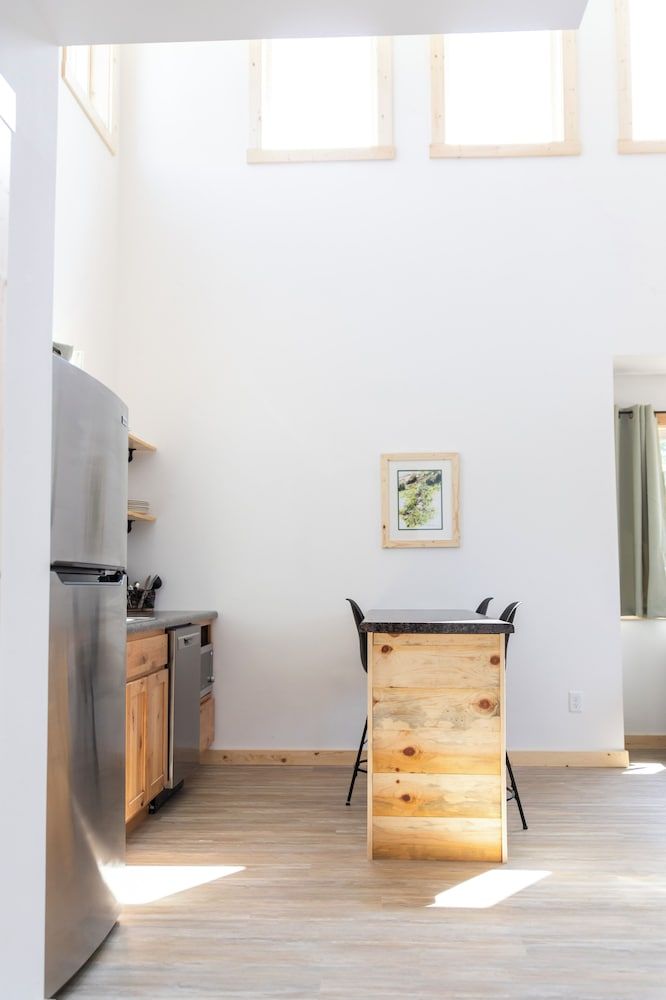 Bluffside Gardens Family Cabin, 2 Bedrooms 11