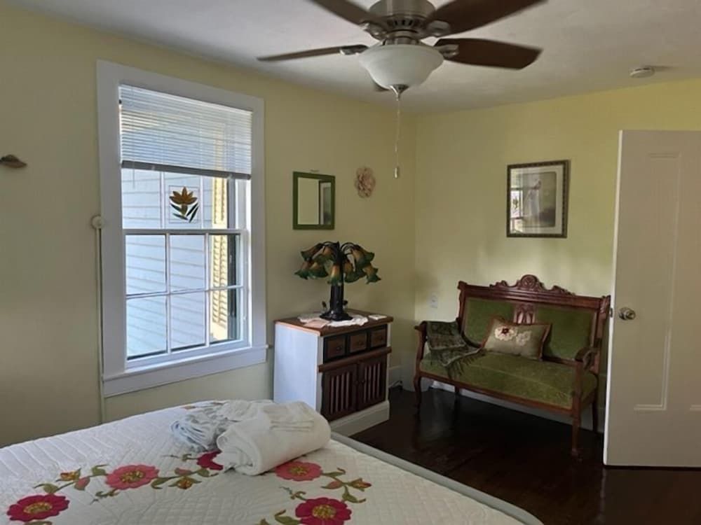 Highland Bed & Breakfast Comfort Room 6