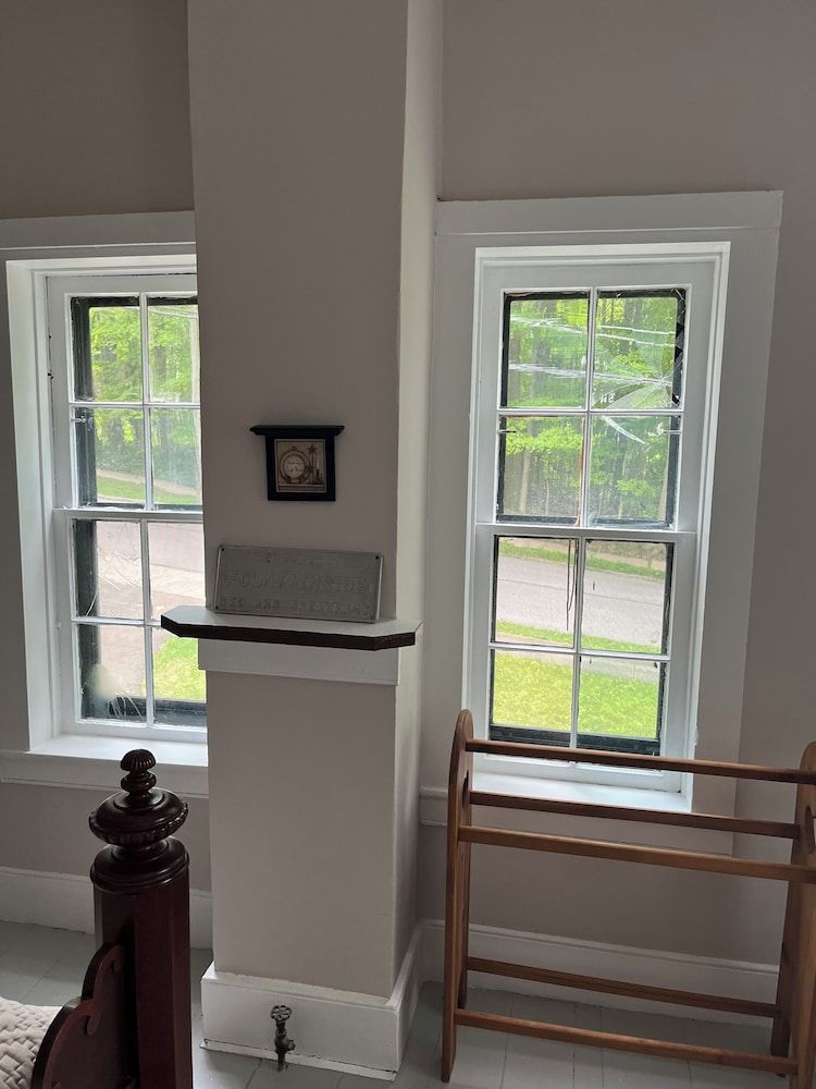 Highland Bed & Breakfast Grand Room, 1 King Bed 5