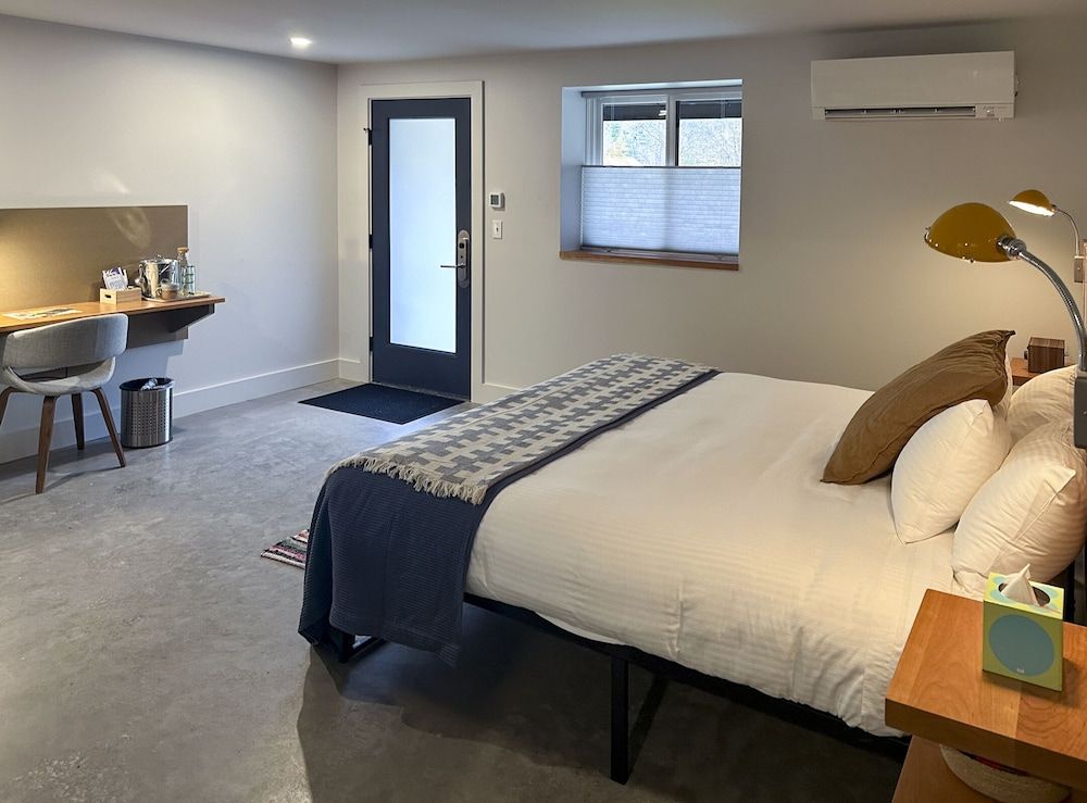 Suite (Folsom Brook)