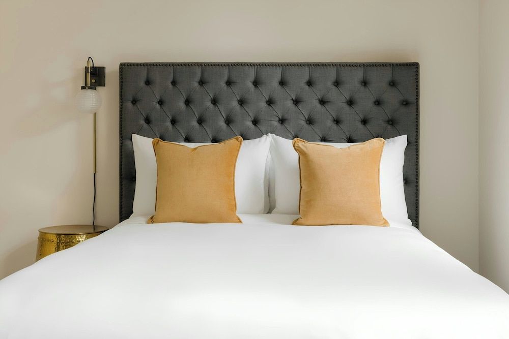 Studio, 1 Queen Bed (Mobility Accessible w/ Tub)