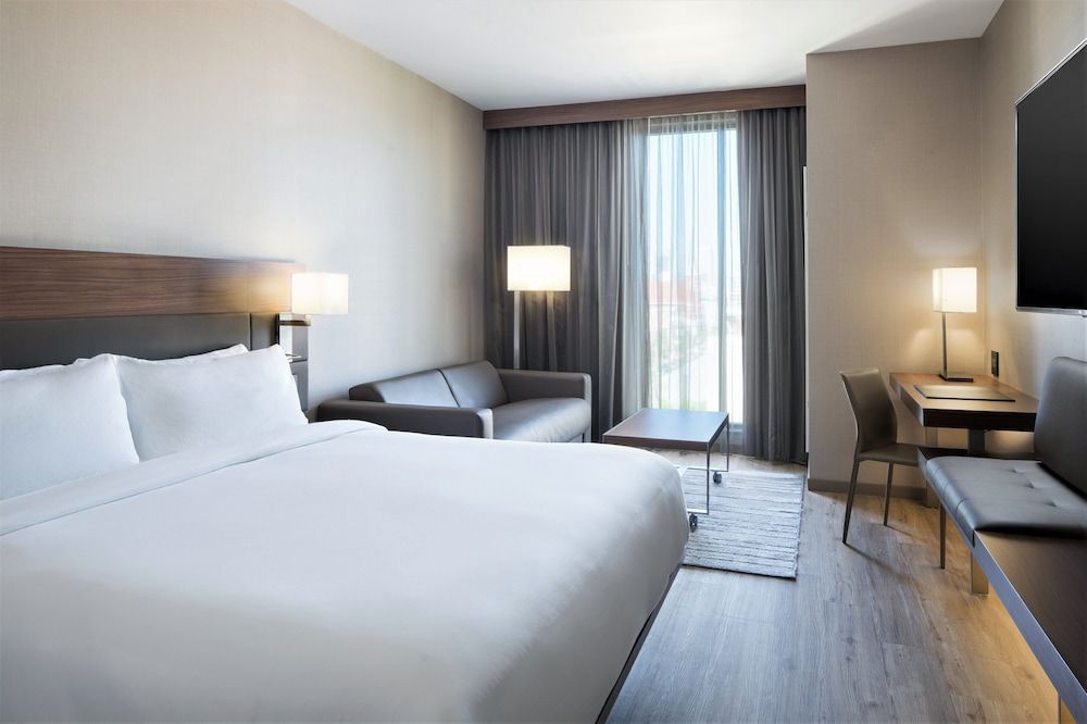 AC Hotel Lansing University Area Room, 1 King Bed with Sofa bed (Hearing Accessible) 3