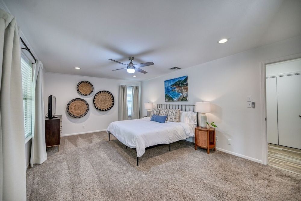 Luxury Lakefront Oasis With Boat Dock-firepit House, Multiple Beds, Patio 3