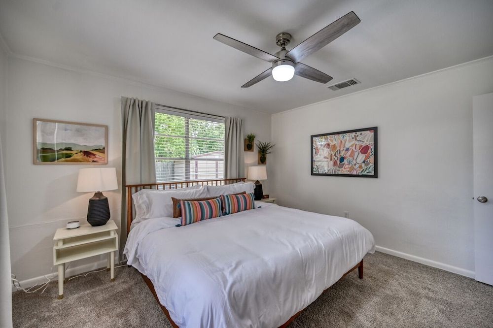 Luxury Lakefront Oasis With Boat Dock-firepit House, Multiple Beds, Patio 5