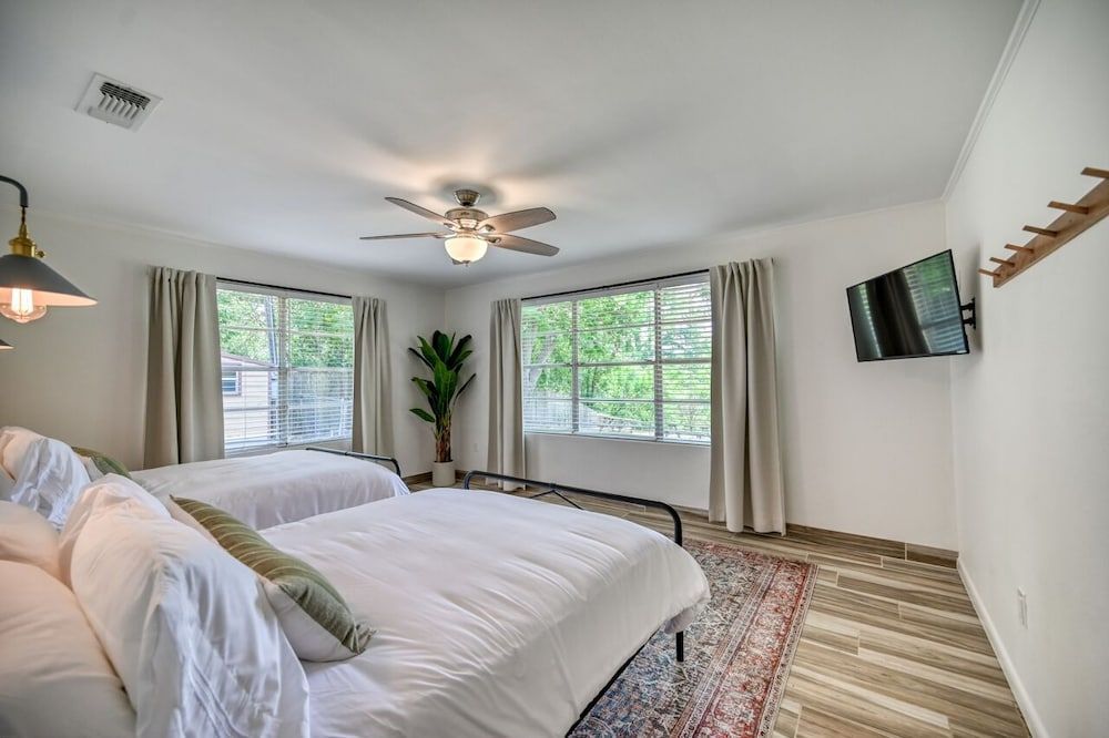 Luxury Lakefront Oasis With Boat Dock-firepit House, Multiple Beds, Patio