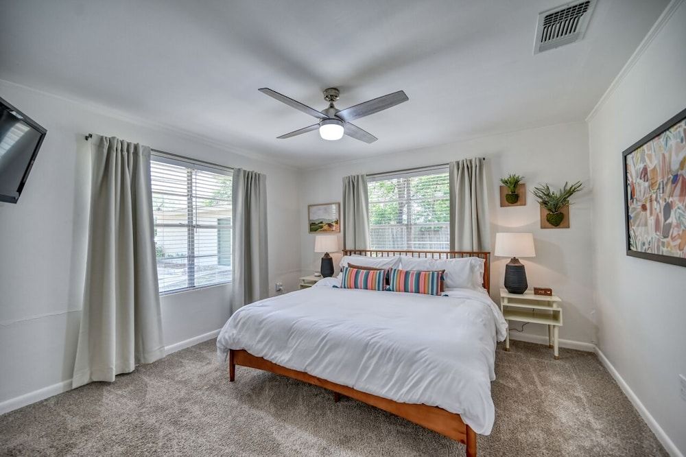 Luxury Lakefront Oasis With Boat Dock-firepit House, Multiple Beds, Patio 6