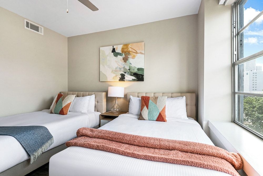 Signature Condo, 4 Bedrooms, 2 Bathrooms