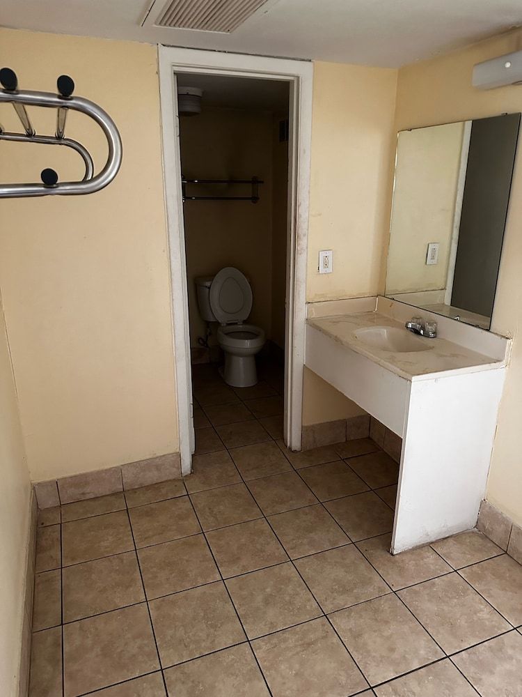 Standard Single Room, 1 King Bed