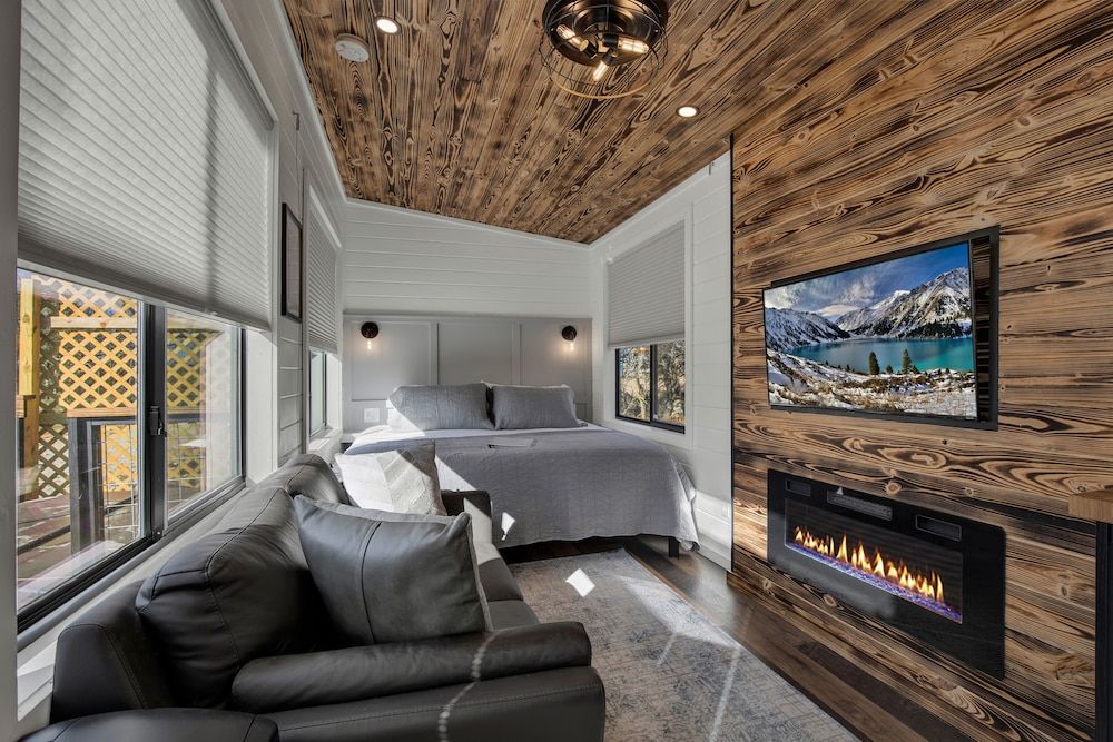 House, 1 King Bed, Patio