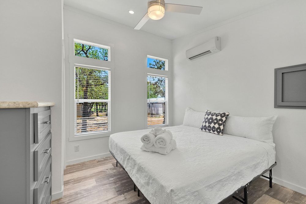 House, 1 King Bed, Patio