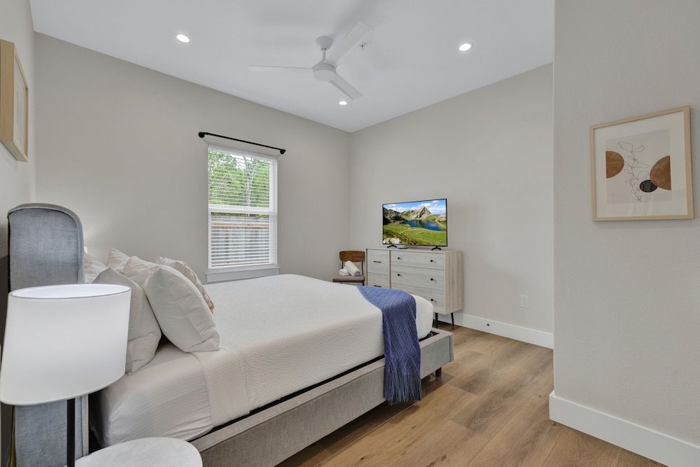 House, Multiple Beds, Hot Tub