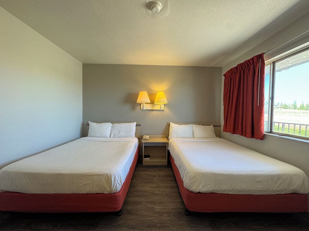 Studio 6 Casper, WY Standard Suite, 2 Double Beds, Non Smoking, Kitchenette 3