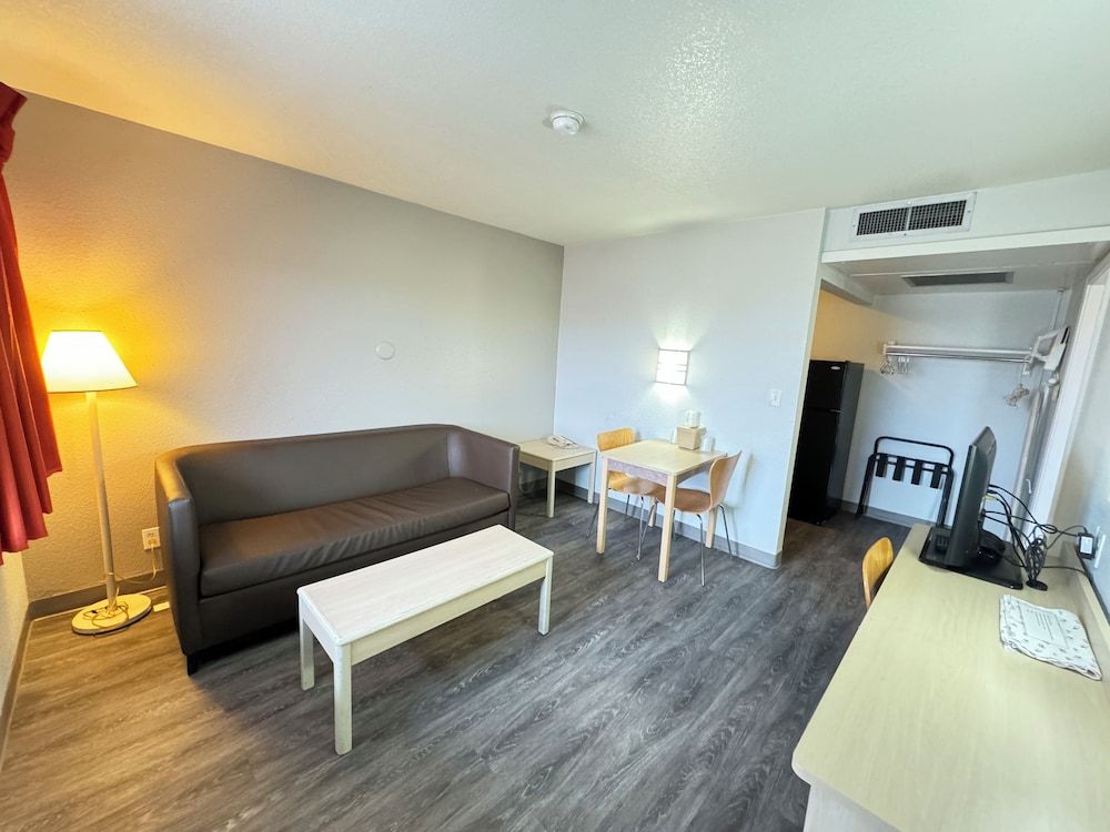 Studio 6 Casper, WY Standard Suite, 2 Double Beds, Non Smoking, Kitchenette 7